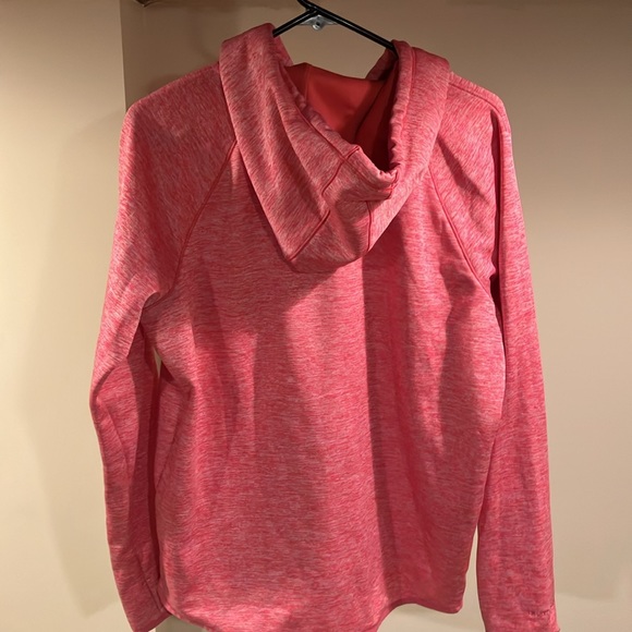 Under Armour, cold gear, hooded sweatshirt, slit on sleeve for finger - Picture 4 of 4